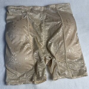 NWT Q-T Intimates Beige Nude Body Shaper Shorts Shapewear Booty Pads Size 1X XL